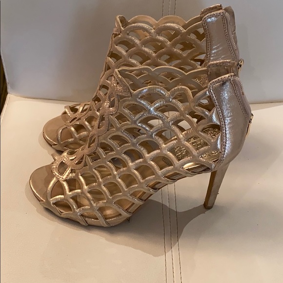 Vince Camuto gold heels - Picture 2 of 3